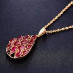 Hvordan kan jeg justere højden på mit lampeophæng?